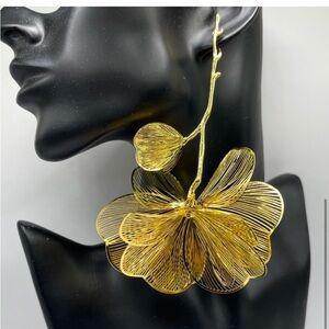 Zara Golden Flower Earrings